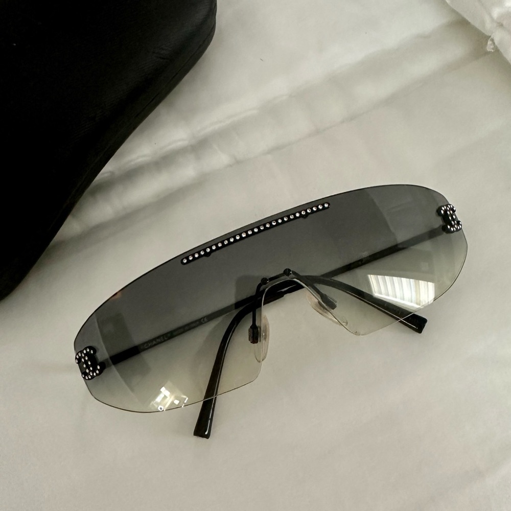RARE 2000s style authentic vintage CHANEL sunglasses